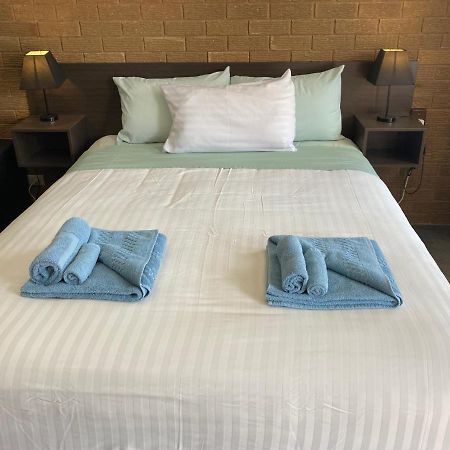 Camellia Motel Narrandera Ngoại thất bức ảnh