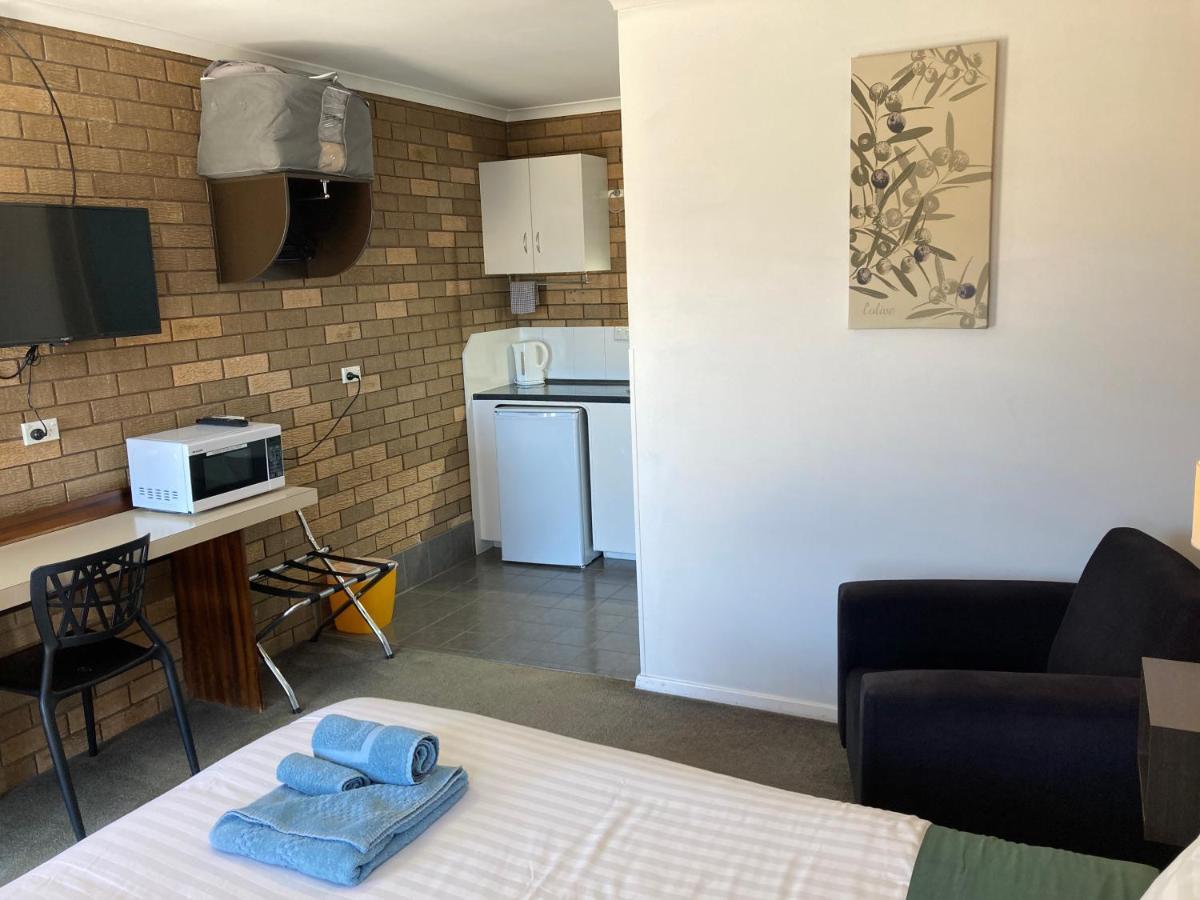 Camellia Motel Narrandera Ngoại thất bức ảnh