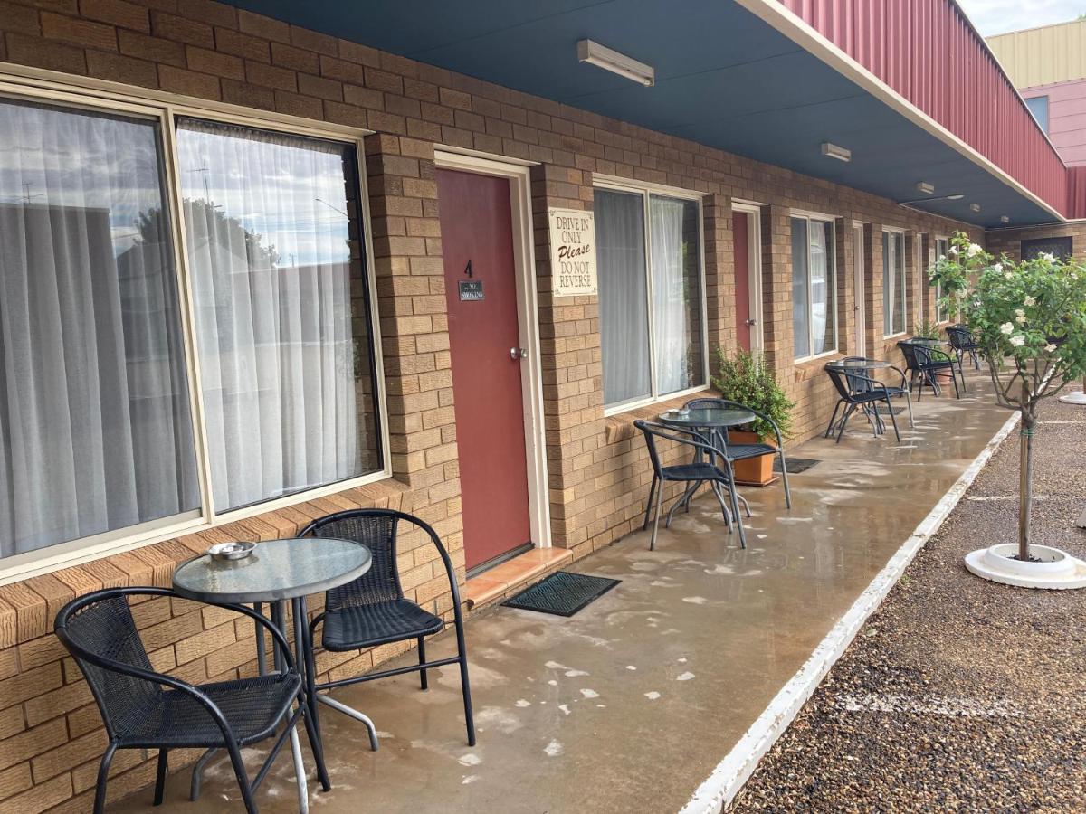 Camellia Motel Narrandera Ngoại thất bức ảnh